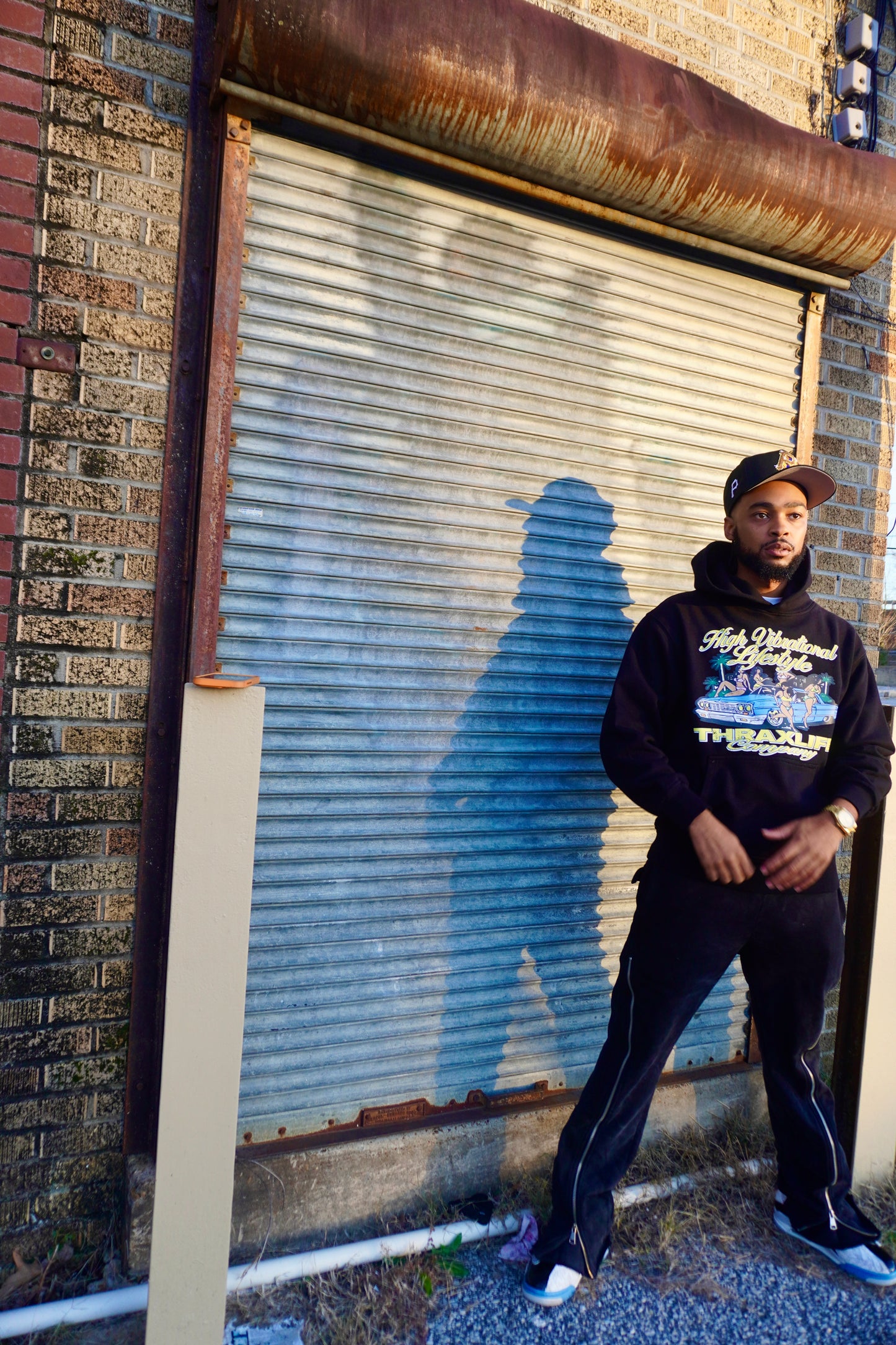 HIGH VIBES GARMET DYE HOODIE (BLACK)