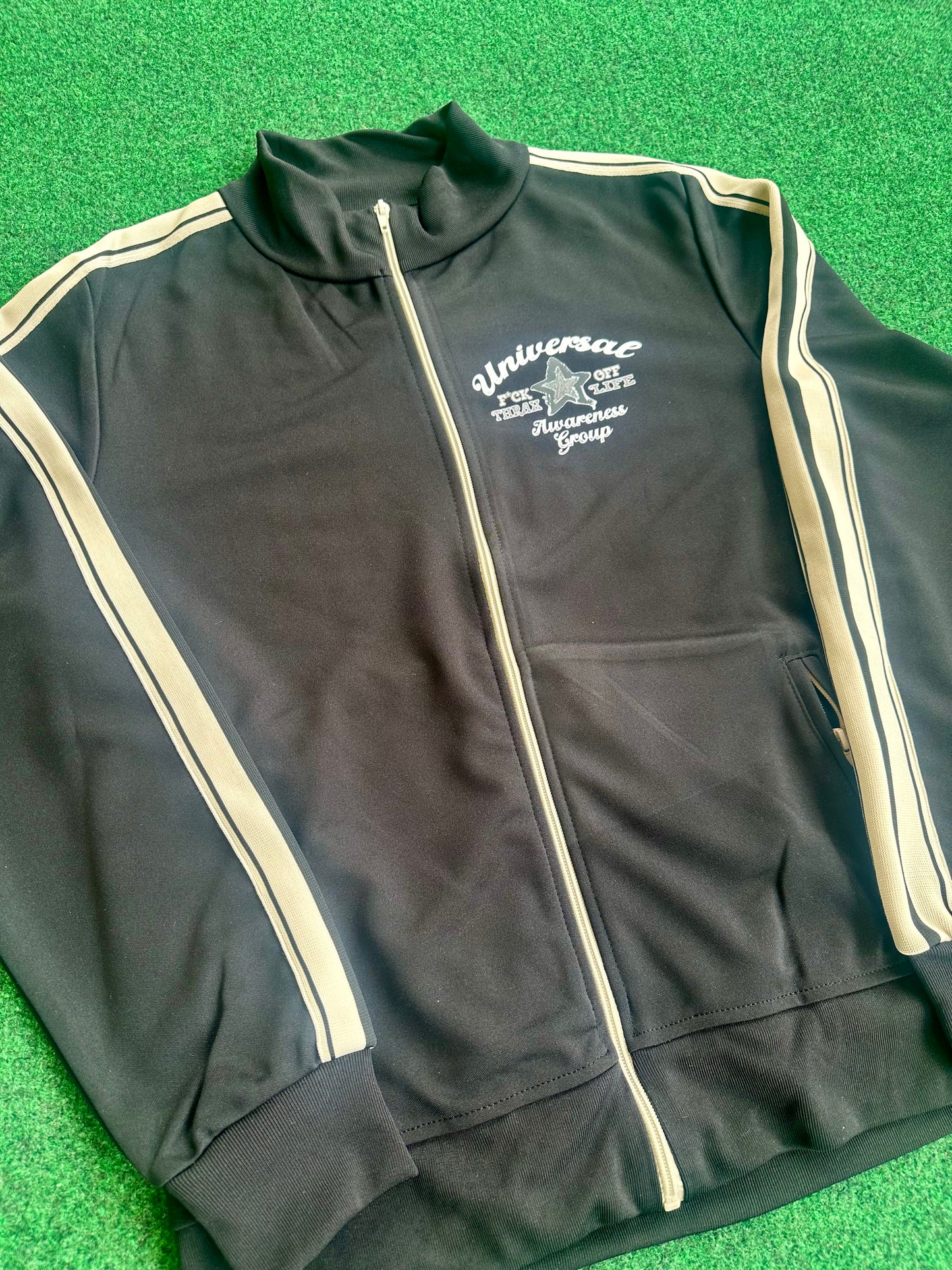 UNIVERSAL TRACKSUIT BLACK/CREAM