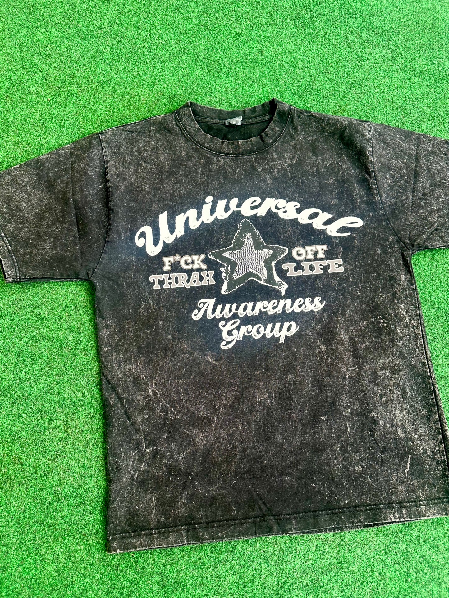 UNIVERSAL ACID WASHED TEE CHARCOAL