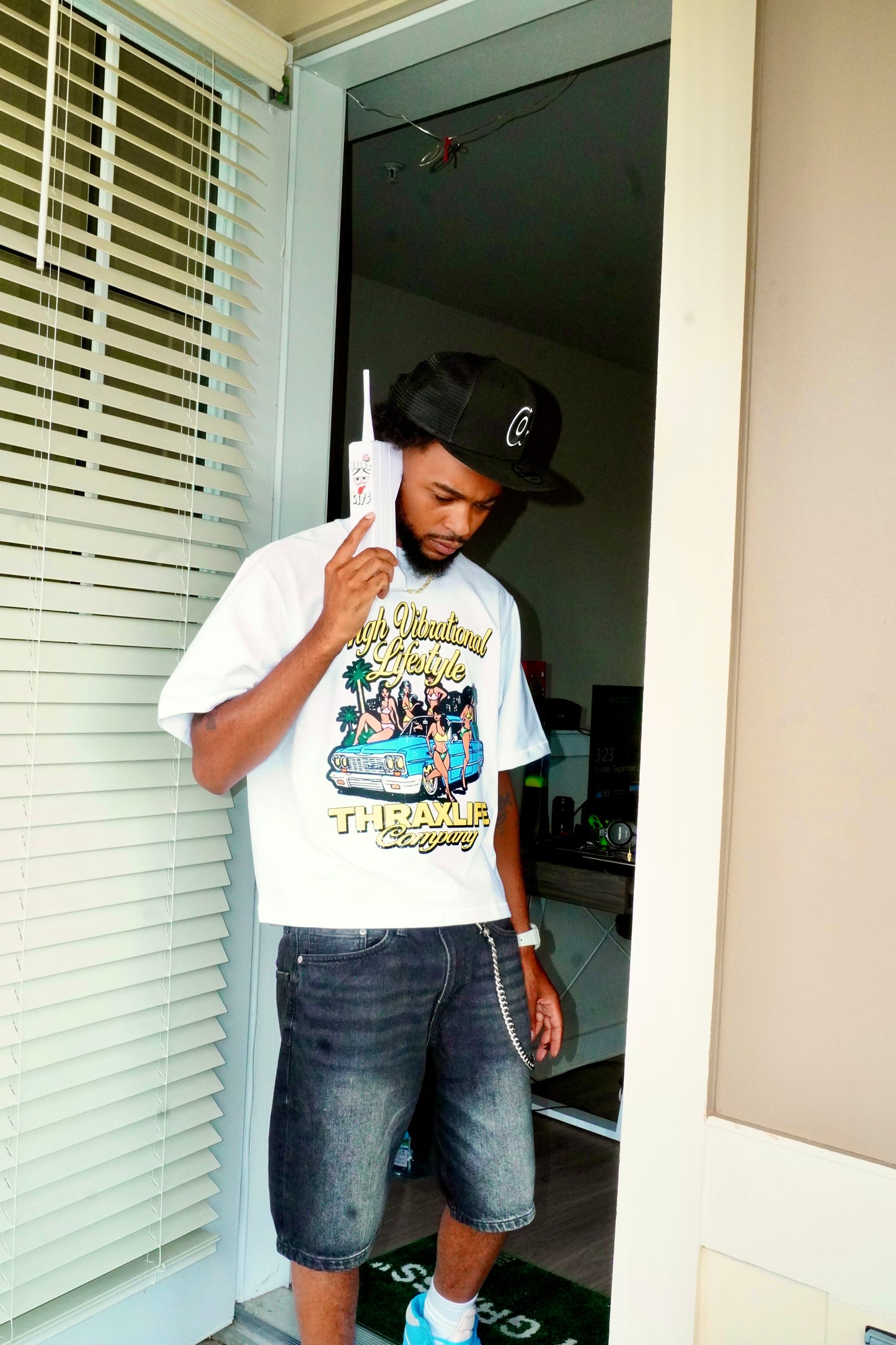 HIGH VIBES REVERSED STITCHING CROP TEE (WHITE)