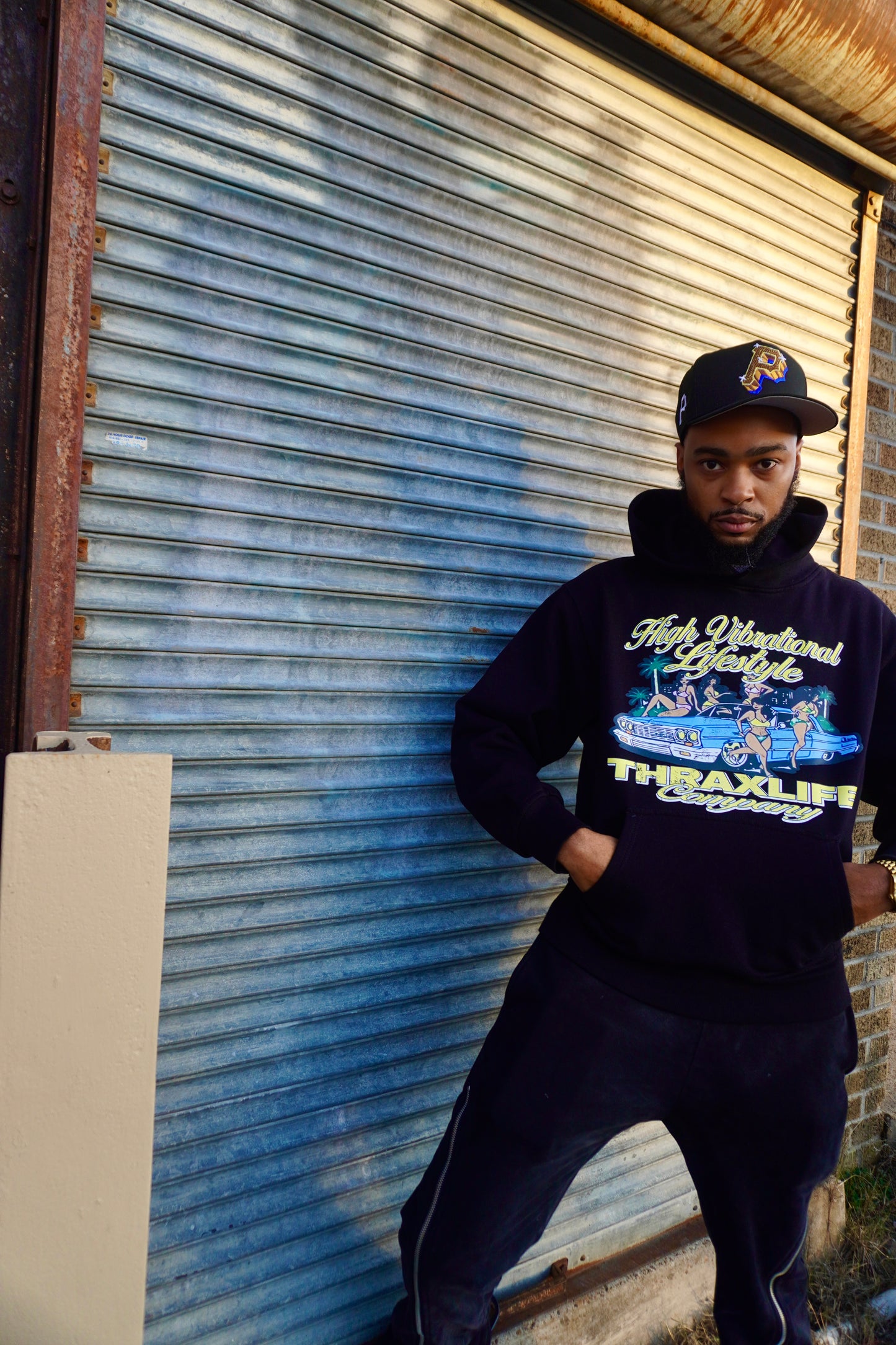 HIGH VIBES GARMET DYE HOODIE (BLACK)