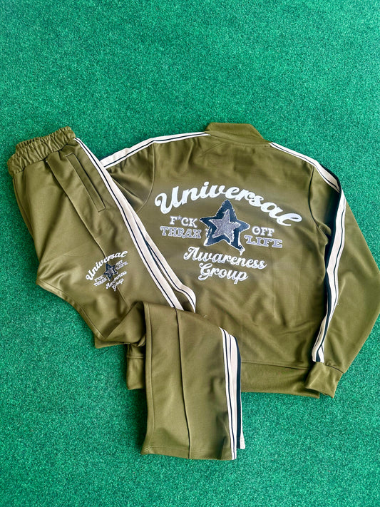 UNIVERSAL TRACKSUIT OLIVE/CREAM